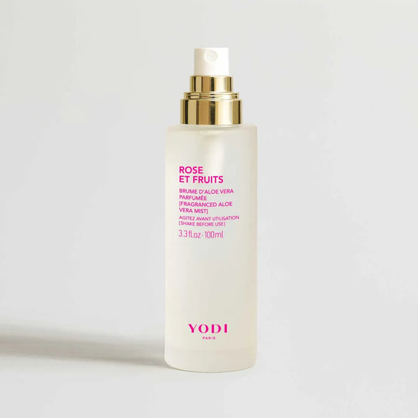 Brume parfumée Rose & Fruits Yodi à l'aloe vera, flacon 100 ml sur fond clair